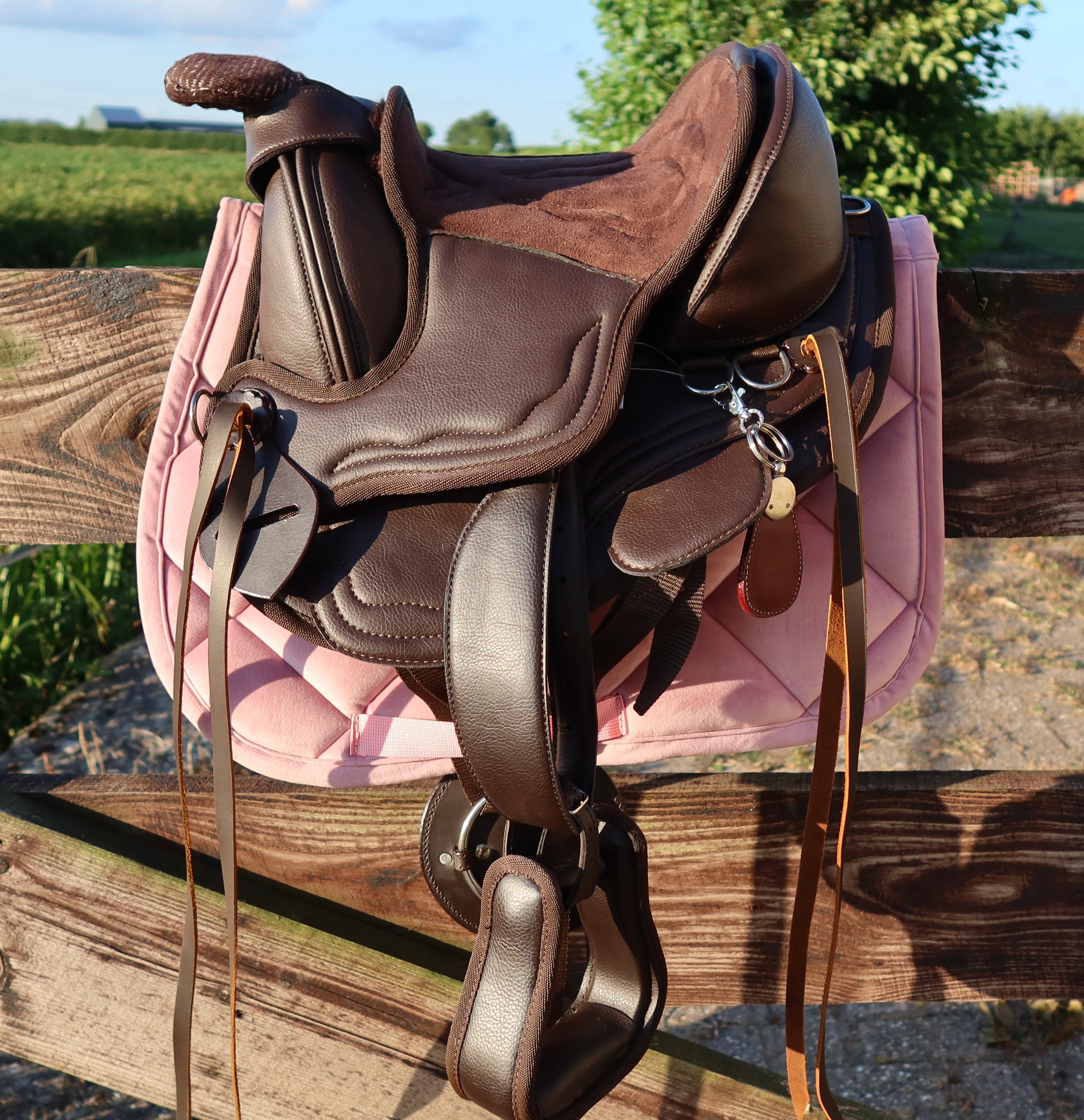 Boomloos Westernzadel  Bruin  10 inch of 12 inch