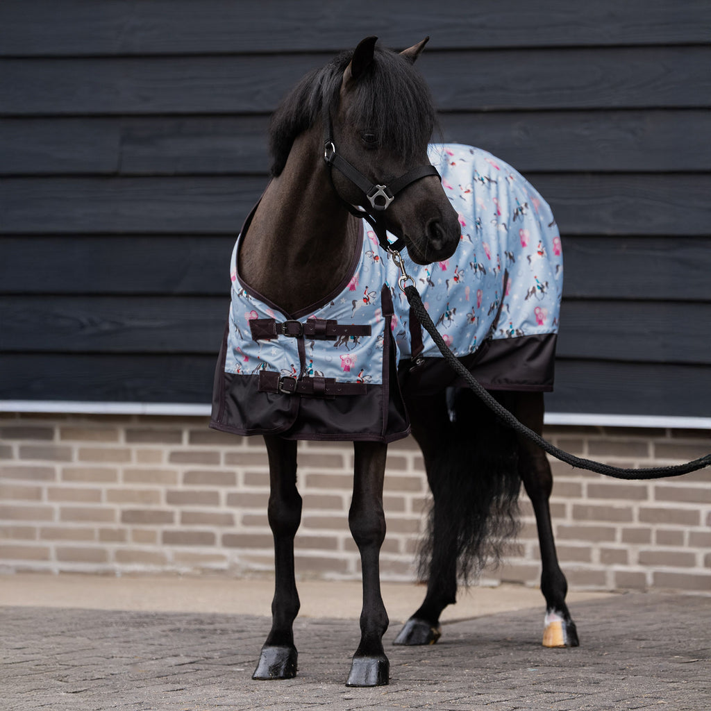 Lichtblauwe Littke Champion print regendeken voor Shetlanders en mini’s van het merk Imperial Riding 